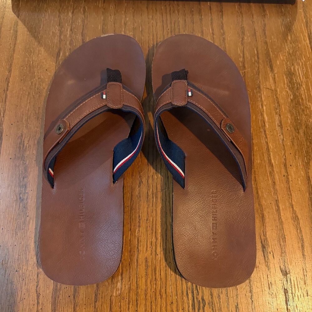Tommy Hilfiger Mens Size 11 Brown Flip Flop Thong Sandals Flag Logo Casual